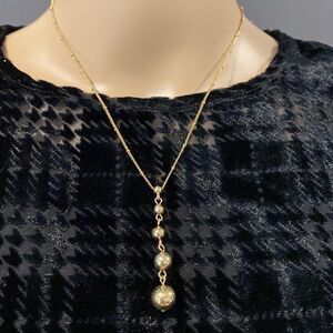 Avon set necklace / bracelet